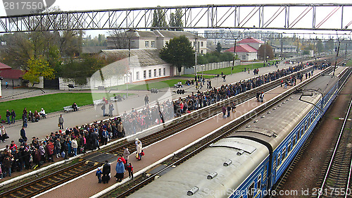 Image of View to the people waiting for the electric train