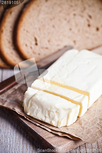 Image of fresh rye bread and butter