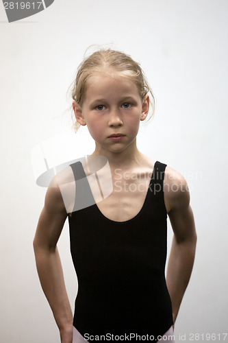 Image of small ballet girl