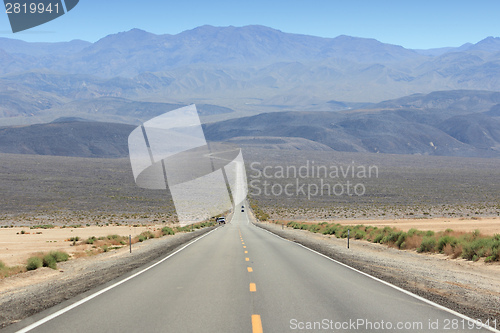 Image of Death Valley road