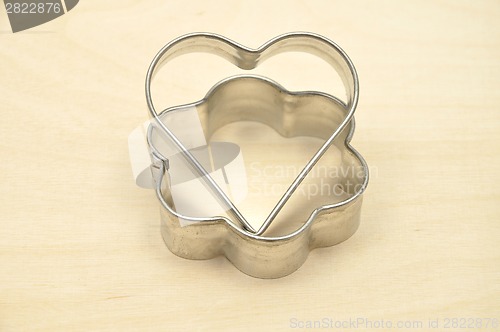 Image of Detailed but simple image of cookie cutter