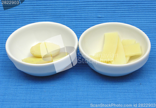 Image of Ginger and bamboo in two bowls of chinaware