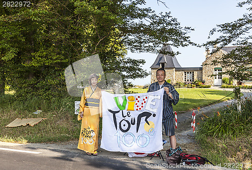 Image of Japanese Fans of Le Tour de France