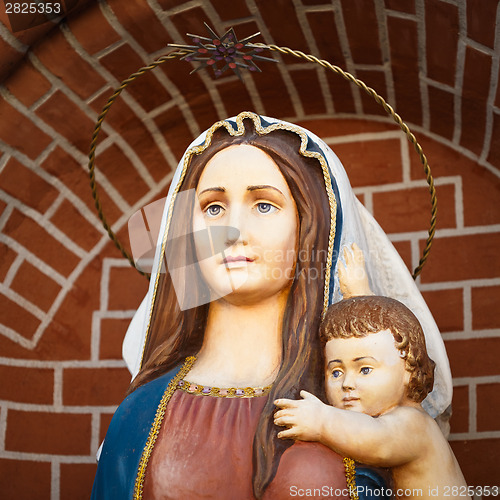 Image of Statues of Holy Women