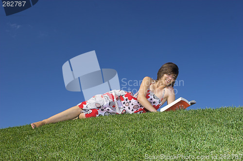 Image of Woman reading