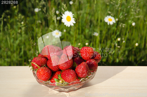 Image of Fresh strawberries in a bowl