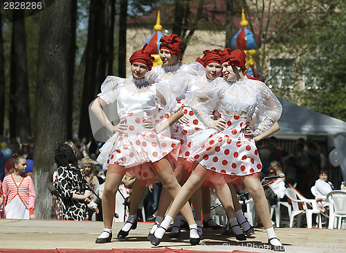 Image of Kabaret dancing groupe