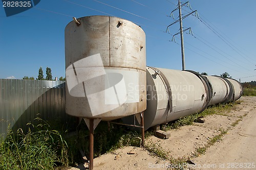 Image of Few metal tank