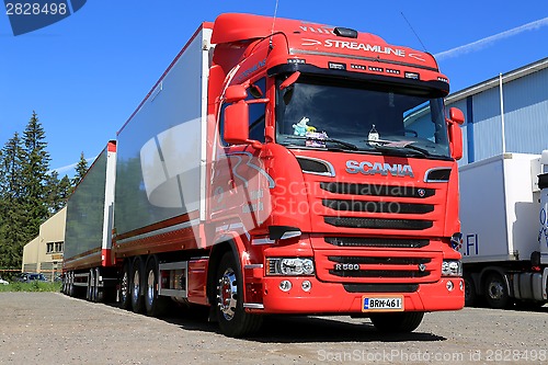 Image of Red Scania Euro & V8 at HeMa Show 2014