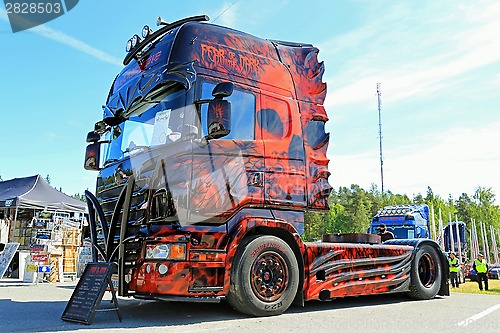 Image of The Fear Of The Dark Heavy Truck Show Winner