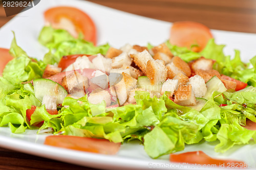 Image of Vegetable salad with crackers