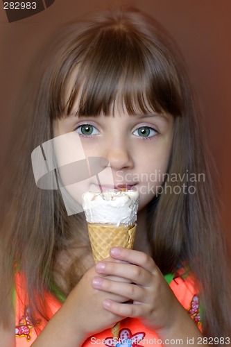 Image of The girl with ice-cream