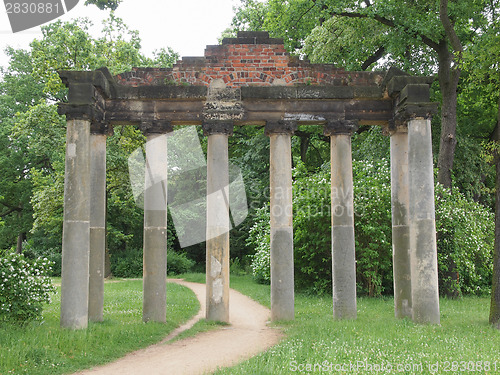 Image of Sieben Saeulen ruins in Dessau Germany