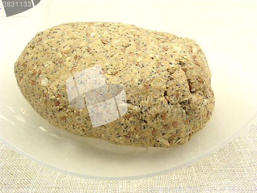 Image of Homemade wholemeal crispbread in a light bowl 