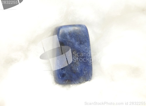 Image of Sodalite on cotton