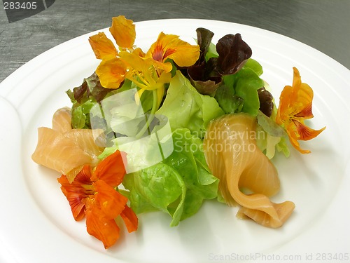 Image of Salad of smoked salmon with nasturtiums