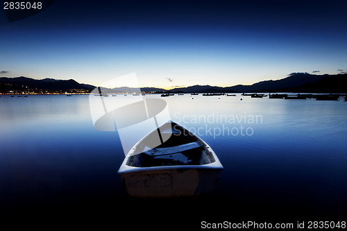 Image of sunset on the lake