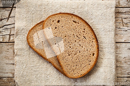 Image of slices in rye bread 