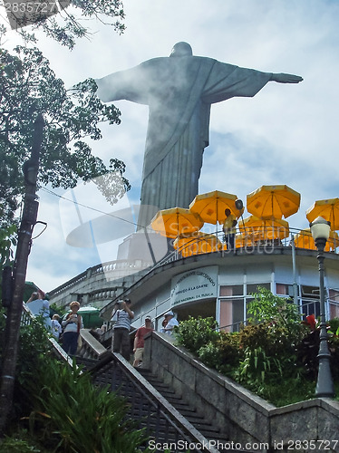 Image of Tourists visiting Christ the Redeemer