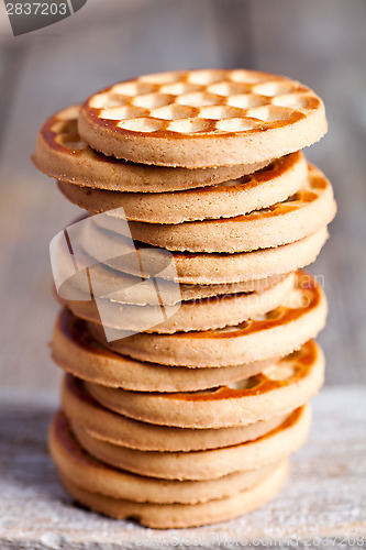Image of stack of honey cookies 