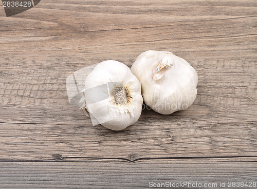 Image of Garlic on wood