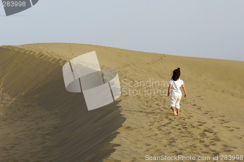 Image of Child in the desert