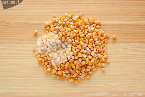 Image of Popcorn maize on wood