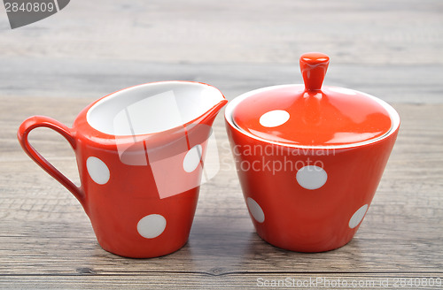 Image of Milk jug and sugar bowl