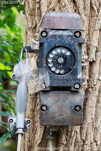 Image of Old black telephone 