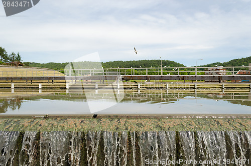 Image of water flow filtration sedimentation treatment step 