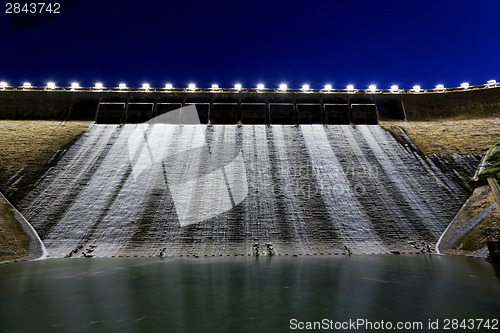 Image of Dam at night 