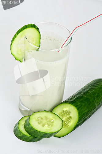 Image of green cucumber coctail