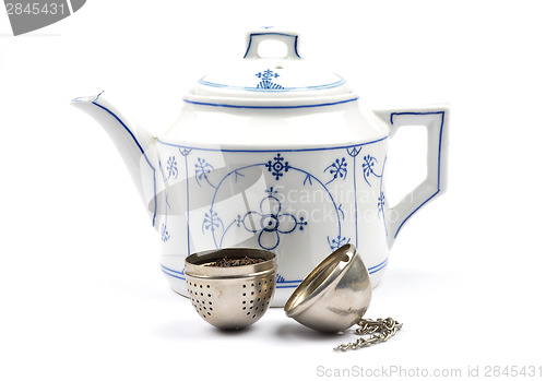 Image of Teapot and tea ball