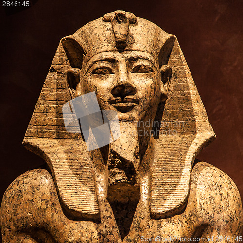 Image of Pharaoh statue