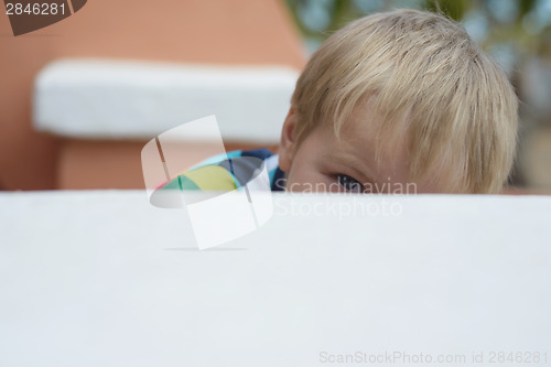 Image of Prying boy