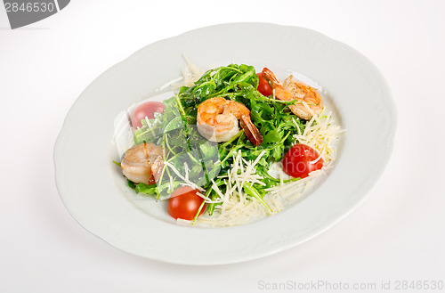 Image of Salad from eruca and shrimps