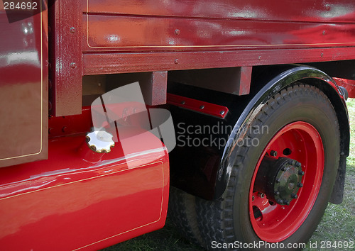 Image of Nearside of Old Truck