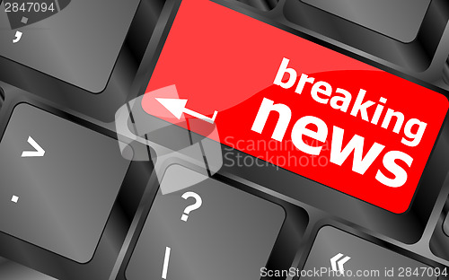 Image of breaking news button on computer keyboard pc key