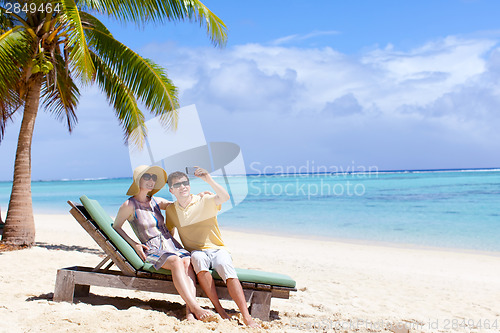 Image of couple at the beach