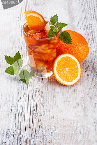 Image of Glass of fruit iced tea