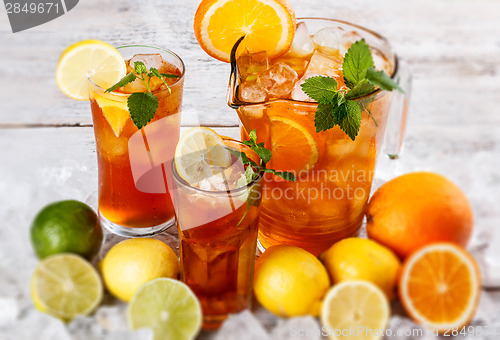 Image of Glass of ice tea