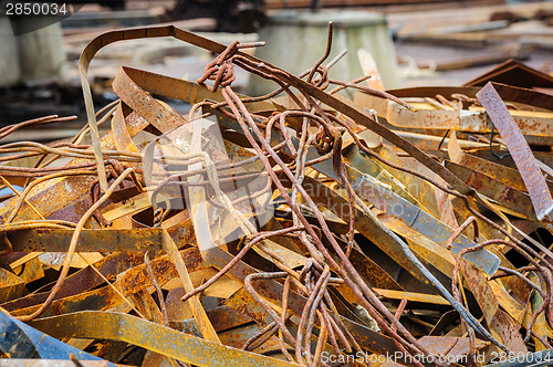 Image of heap of rusty metal-scrap