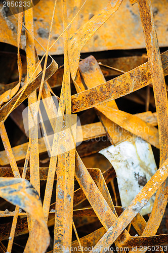 Image of heap of rusty metal-scrap