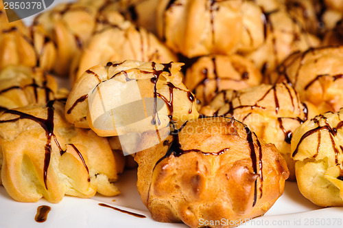 Image of plate of profiteroles 