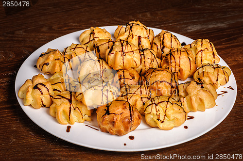 Image of plate of profiteroles 