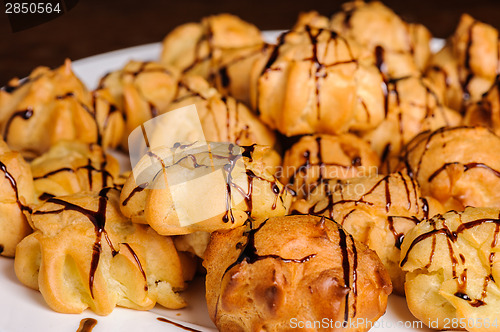 Image of plate of profiteroles 