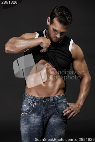 Image of Showing the abdominals