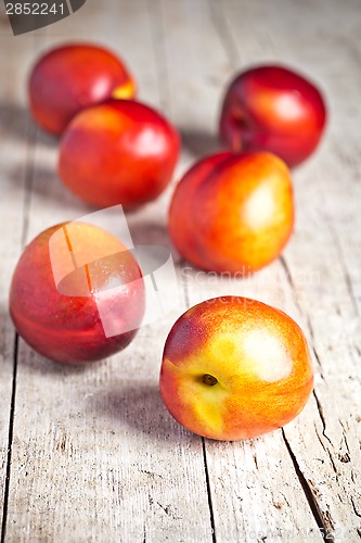 Image of fresh nectarines 