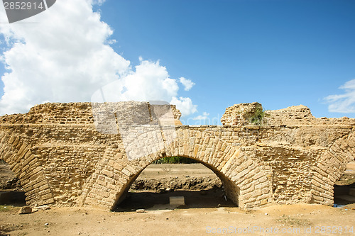 Image of Roman aqueduct Carthage