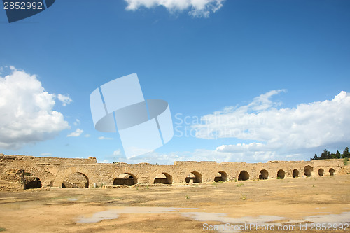 Image of Roman aqueduct arches near Carthage